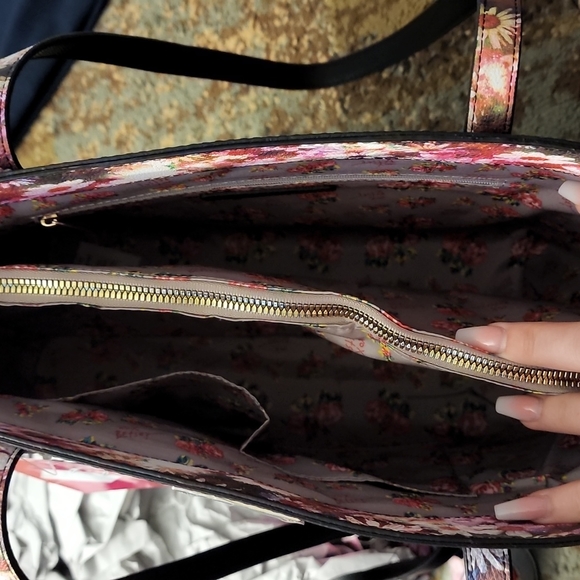 Betsey Johnson Purse with pouch - Picture 3 of 7